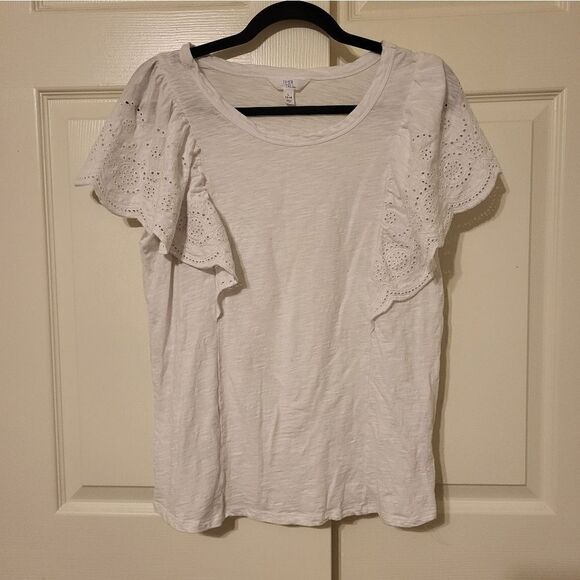 Time and Tru white blouse with embroidery detail over shoulders - Picture 1 of 7